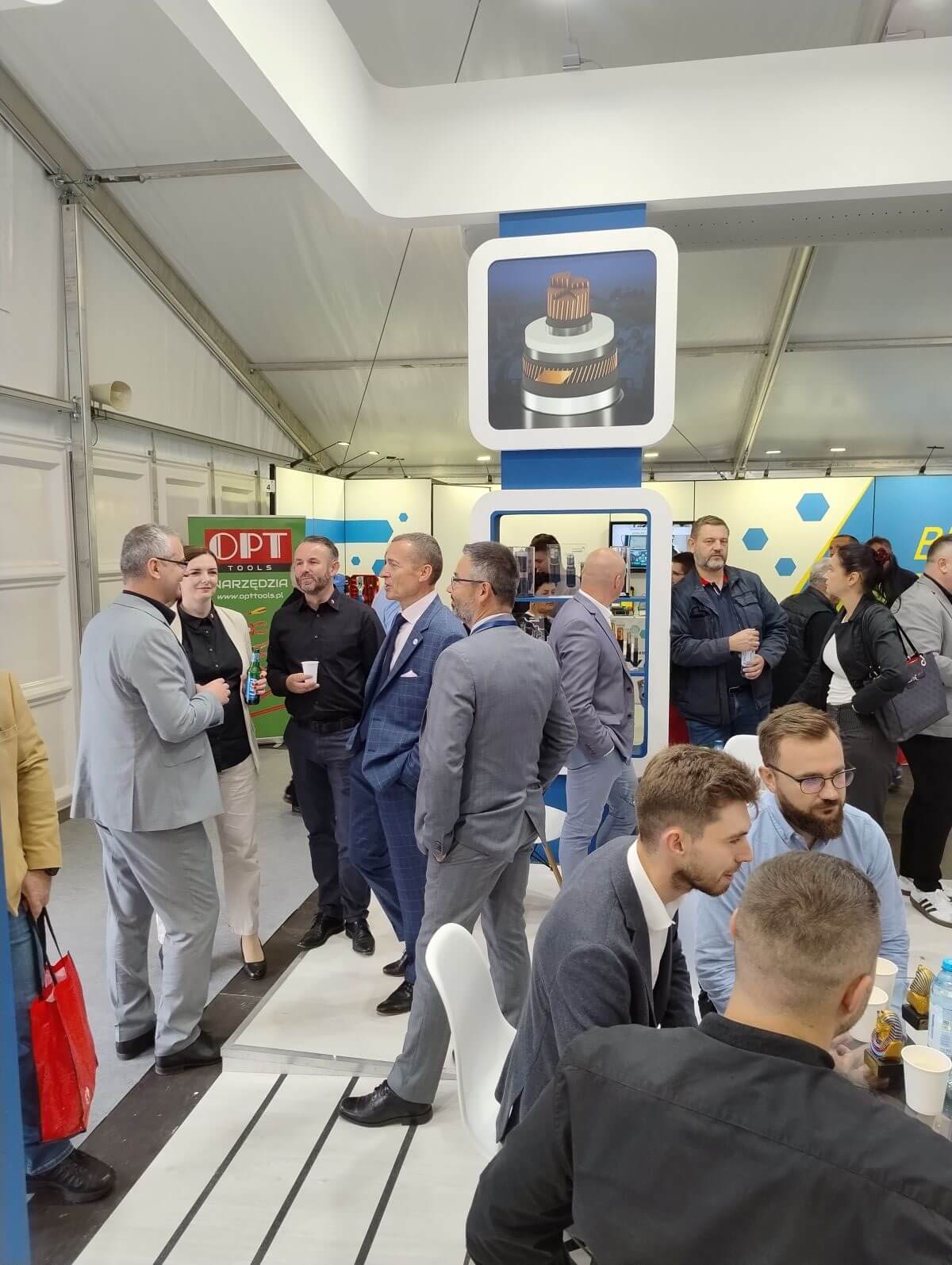Rozmowy biznesowe przedstawicieli Insell na targach Energetab